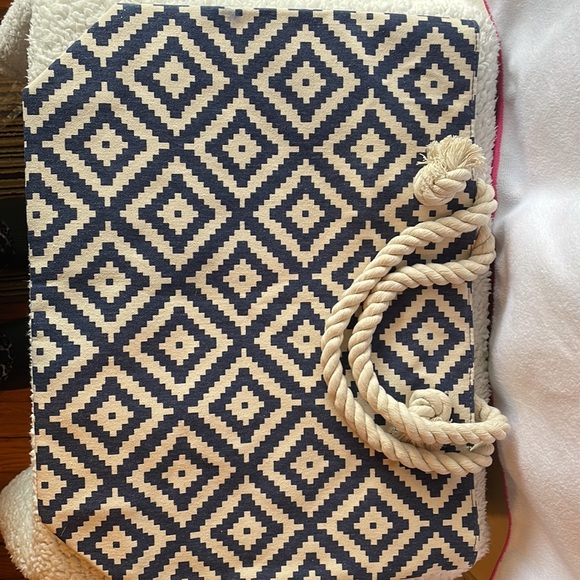 Summer and Rose canvas bag.  Great for the beach!! - Picture 2 of 8